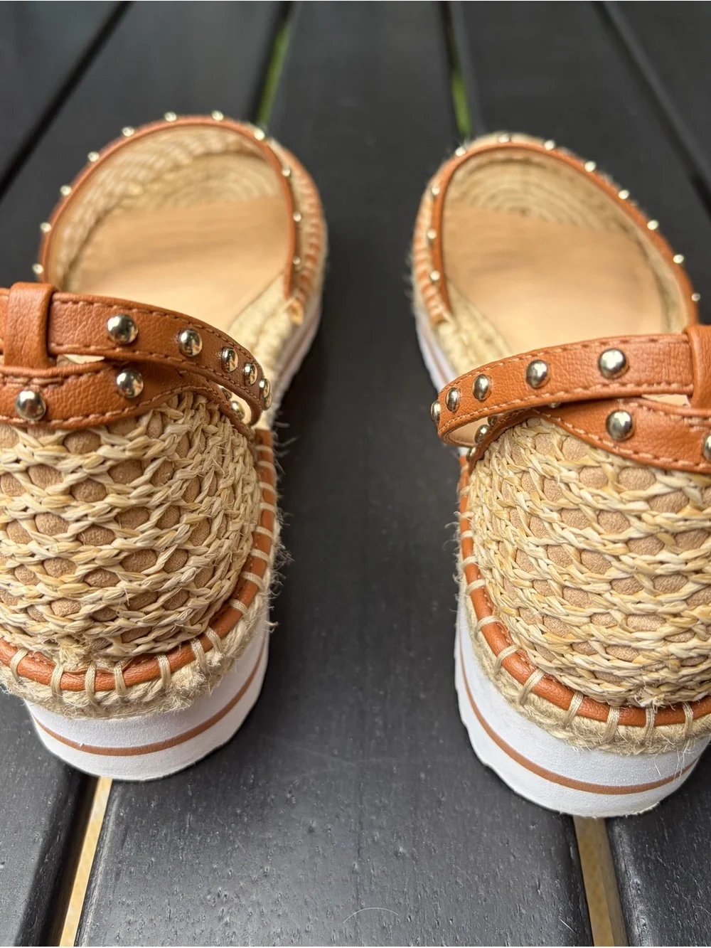Jennifer Lopez comfortable woven